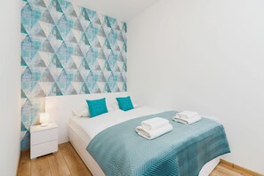 1 chambre, fer et planche à repasser, lit de bébé portatif, Wi-Fi