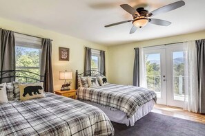 6 bedrooms, iron/ironing board, travel crib, free WiFi