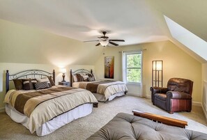 6 bedrooms, iron/ironing board, free WiFi, bed sheets