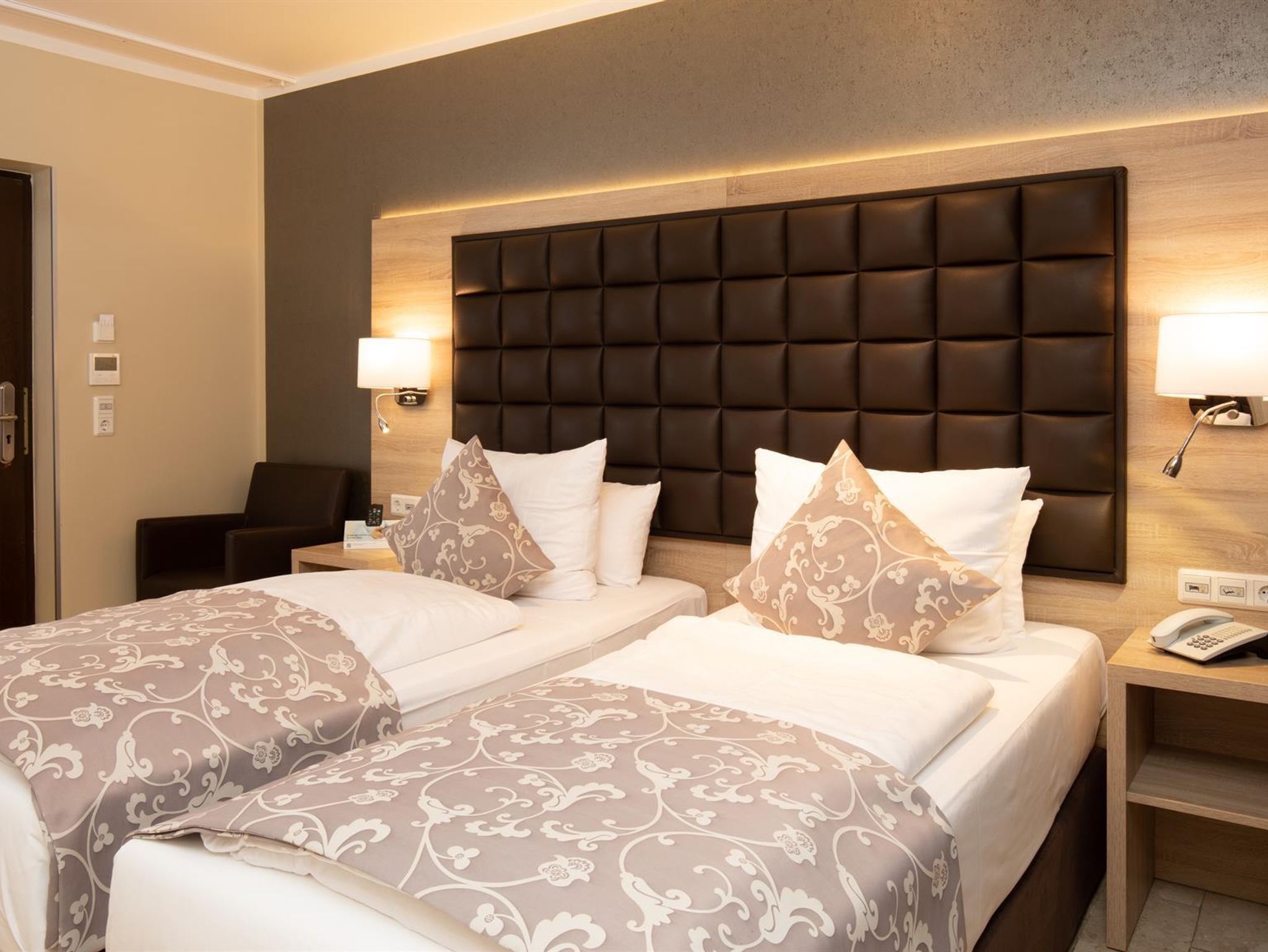 Standard Double Room, Shower, Toilet - Hotel-Restaurant Barbarossahof