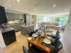 Dining - Trewhiddle Villa 12 -  a trewhiddle that sleeps 7 guests  in 4 bedrooms (Saint Austell)