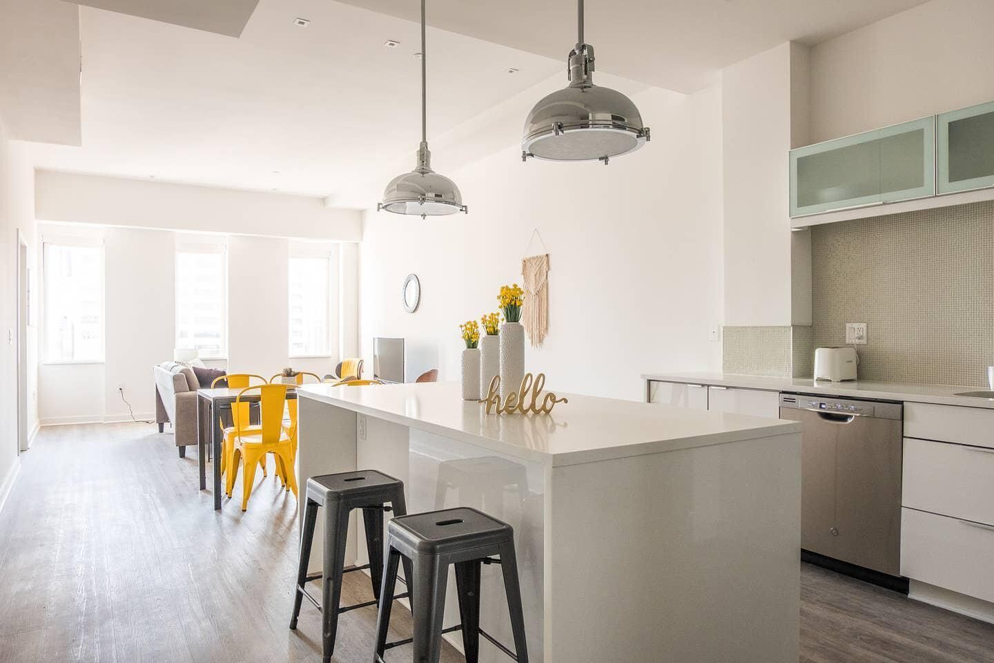 Frontdesk | Kansas City Apartment with City Views