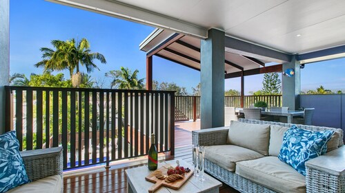 Ivy Street 7, Dicky Beach