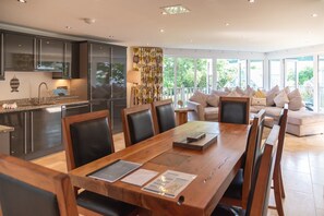 Dining - Trewhiddle Villa 25 -  a trewhiddle that sleeps 7 guests  in 4 bedrooms (Saint Austell)