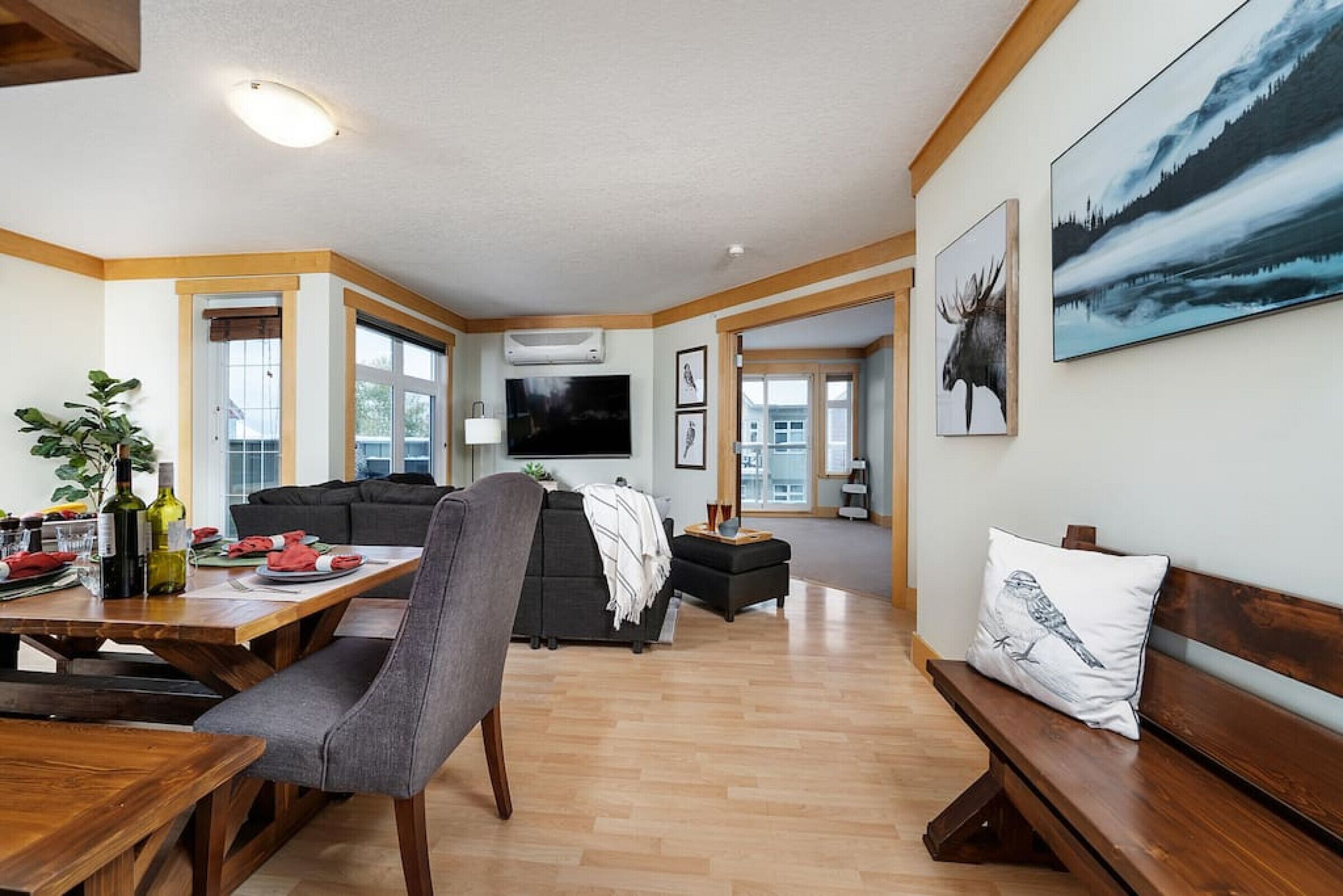 Windtower 480 · Top floor, 3 bedroom suite with mountain views