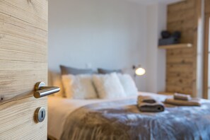 2 makuuhuonetta, silitysrauta/-lauta, ilmainen Wi-Fi, vuodevaatteet
