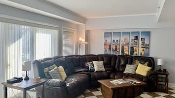 Smart TV, DVD player, books