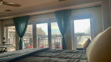 2 quartos, escrivaninha, ferros/tábuas de passar roupa