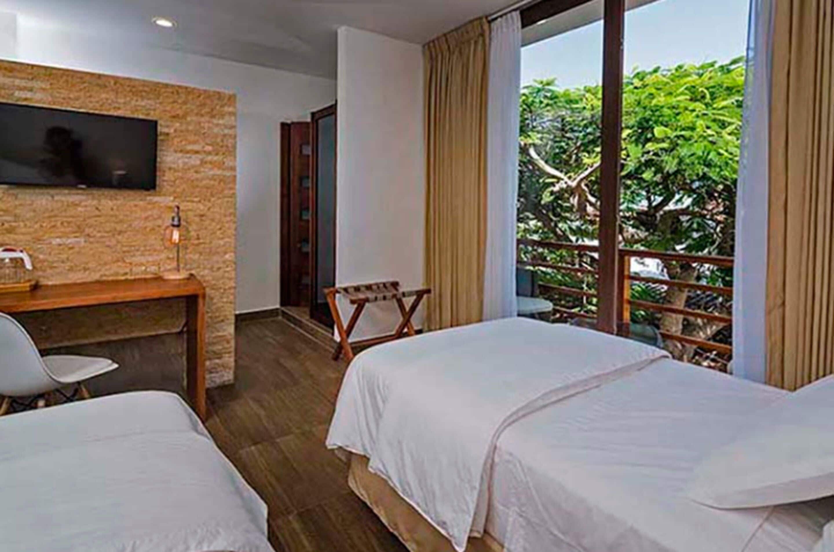 double room | in-room safe, individually decorated, individually furnished, desk