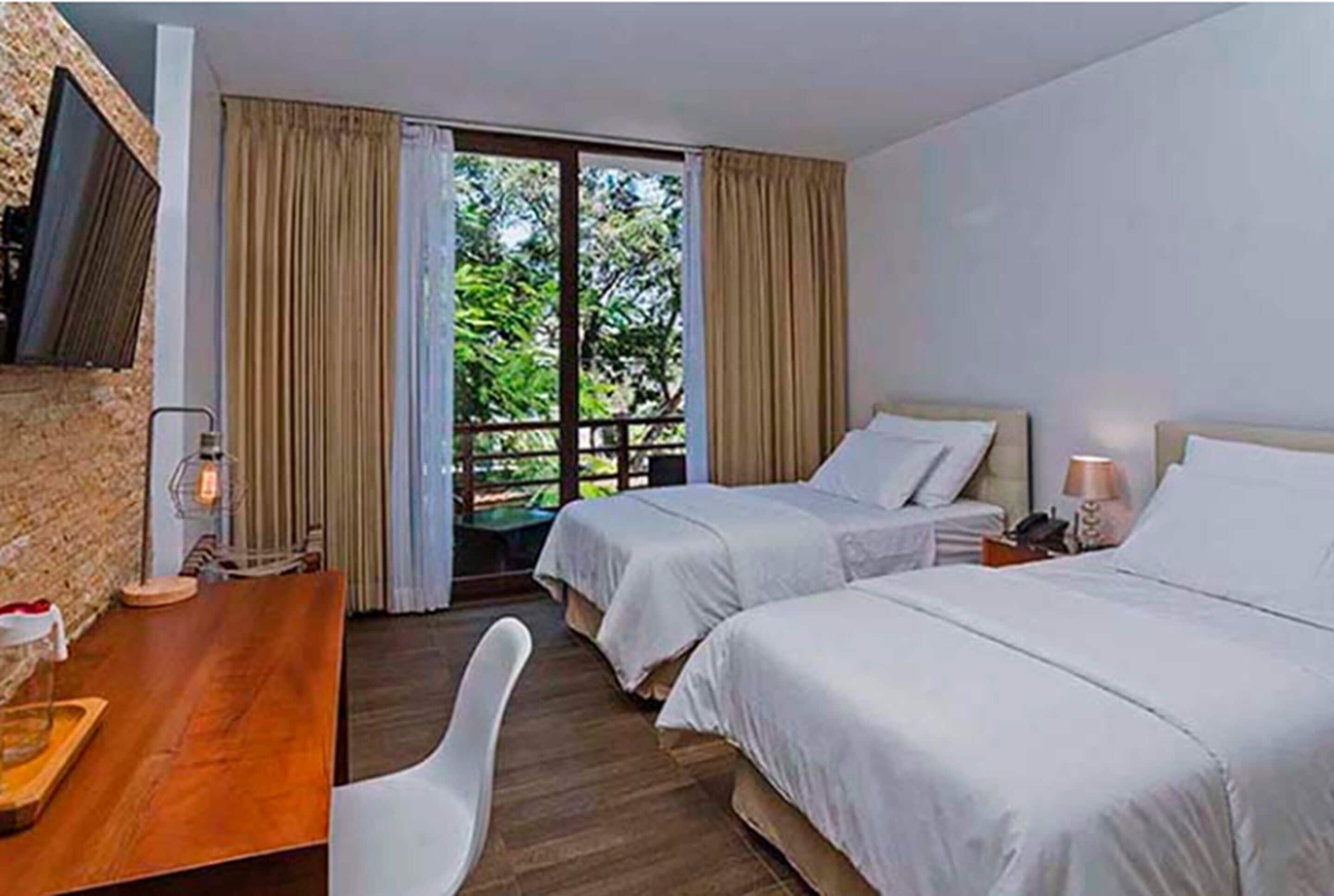 double room | in-room safe, individually decorated, individually furnished, desk