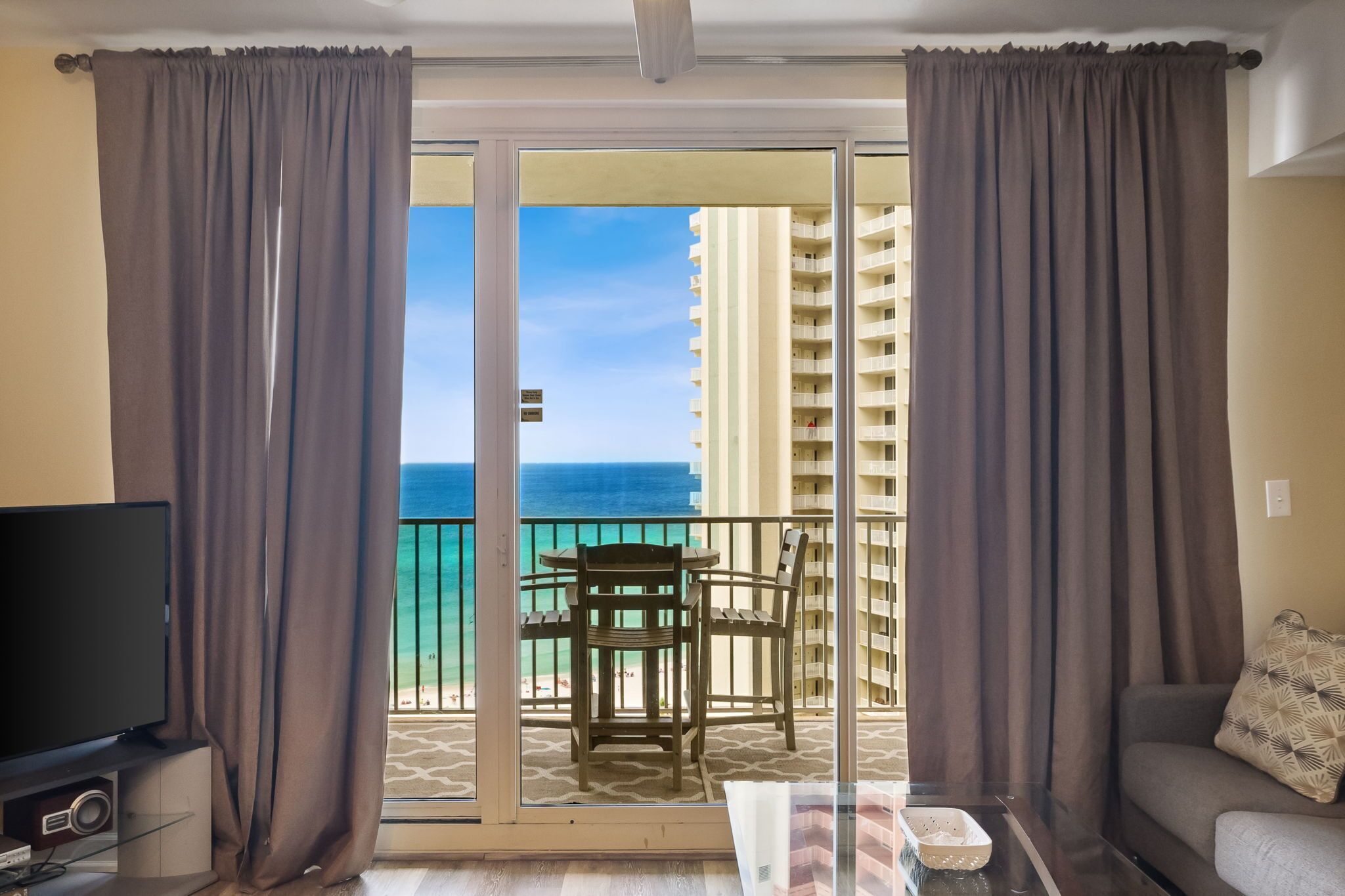 🏖️Fall Break Deals and Free Activities/Winter DISCOUNTS NOV-FEB $1700/mo 🏖️