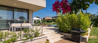 Beautiful villa with private pool, 3 bedrooms, 3 bathrooms, near the seaside!