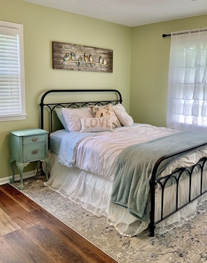 5 bedrooms, iron/ironing board, travel cot, WiFi