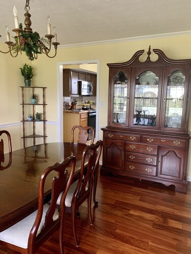 Ympäröimä Country Charm! 5 BR Vain 8 mailin päässä Keenelandista ja BG: n lentokentältä