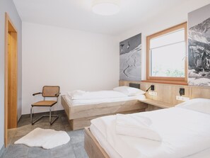 4 bedrooms, iron/ironing board, travel cot, free WiFi