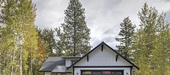 Brand new incredible Columbia Falls home - Flathead river walking trail - A/C for hot summer days