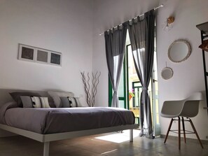Comfort Double Room | Premium bedding, down comforters, pillowtop beds, in-room safe - B&B Salerno In Centro (Salerno)