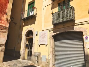 Front of property - B&B Salerno In Centro (Salerno)