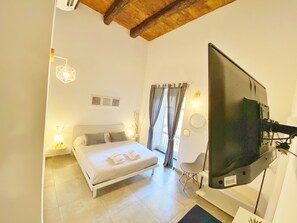 Comfort Double Room | Premium bedding, down comforters, pillowtop beds, in-room safe - B&B Salerno In Centro (Salerno)