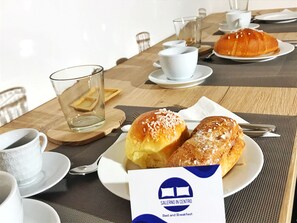 Daily local cuisine breakfast for a fee - B&B Salerno In Centro (Salerno)