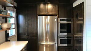 茶具/咖啡用具、冰箱、微波  炉、烤箱