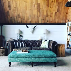 Smart TV, fireplace, video games, DVD player