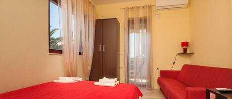 1 bedroom, iron/ironing board, WiFi, bed sheets