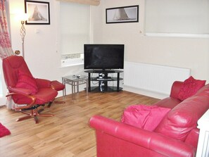 TV - 2 bedroom accommodation in Fowey (Fowey)