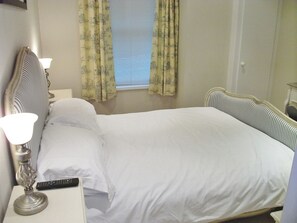 2 quartos, Wi-Fi de cortesia, roupa de cama