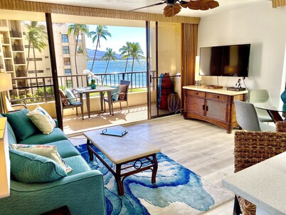 SUGAR BEACH BLISS - NEW REDESIGN - Luxury Beachfront CORNER + NEW 5 STAR!