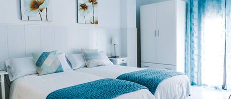 1 bedroom, desk, iron/ironing board, WiFi