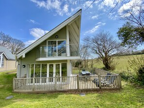 Outdoor dining - Trewhiddle Villa 17 -  a trewhiddle that sleeps 7 guests  in 4 bedrooms (Saint Austell)