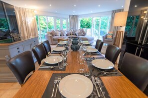 Dining - Trewhiddle Villa 11 -  a trewhiddle that sleeps 7 guests  in 4 bedrooms (Saint Austell)