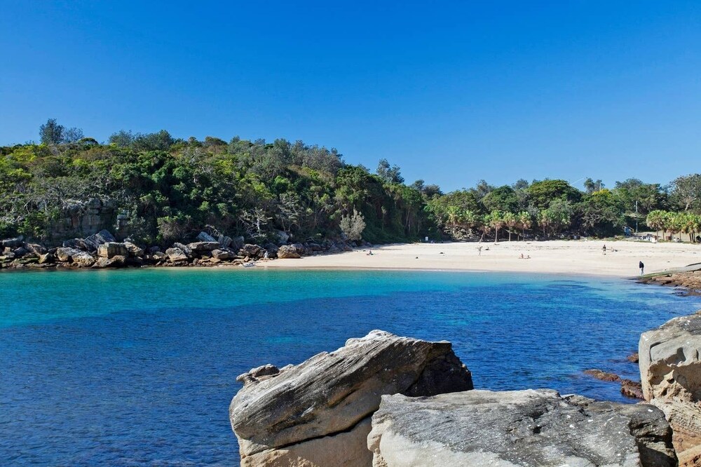 Your best choice of direct Beach front accommodation in Manly 3