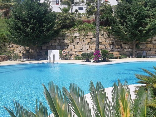 VILLA INTMA, EXCELLENT CHALET IN ALHAURÍN GOLF, POOL AND VIEWS TO THE MOUNTAIN.