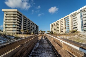 Property grounds - Beachfront Condo-Amenities-Short Walk 2 Beach (Miramar Beach)