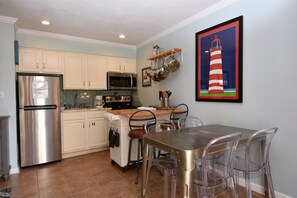 Condo, 1 Bedroom | Dining