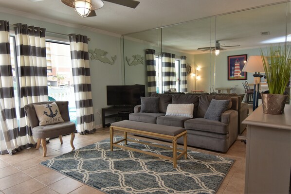 Condo, 1 Bedroom | Living room