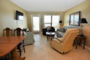 Condo, 2 Bedrooms | Living room