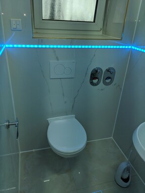 Shampoo, Toilettenpapier