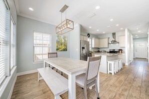 Dining - Private Pool ~ Golf Cart ~ Walk to the Beach (Miramar Beach)