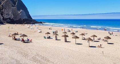 Beachfront Home Casa da Nau