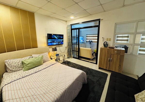 1 bedroom, iron/ironing board, WiFi - Where your Mayon  Volcano experience begins! (Legazpi City)