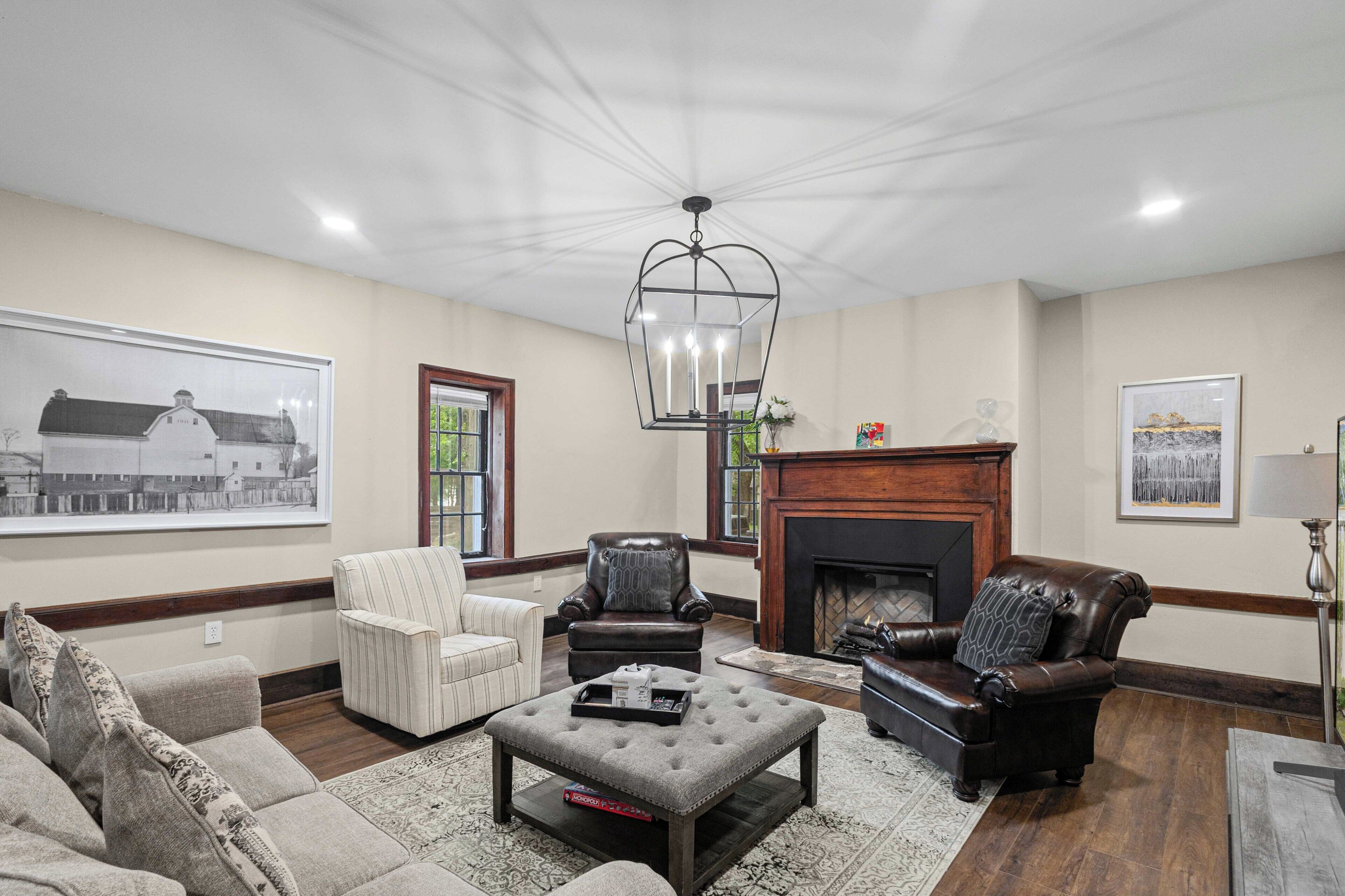 Smart TV, fireplace, computer monitors