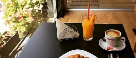 Petit déjeuner buffet compris tous les jours