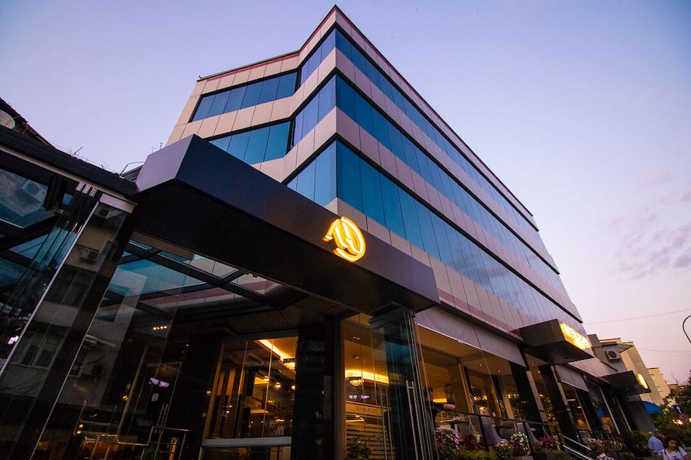 Albanopolis Hotel