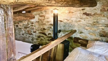 1 bedroom, iron/ironing board, travel cot, free WiFi