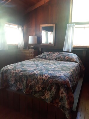 3 多间卧室、熨斗/熨衣板、床单