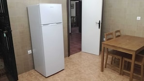 Refrigerador, microondas, horno y lavavajillas 