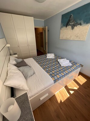 1 Schlafzimmer, Schreibtisch, Bügeleisen/Bügelbrett, WLAN